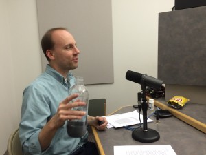 Podcast in studio (3)